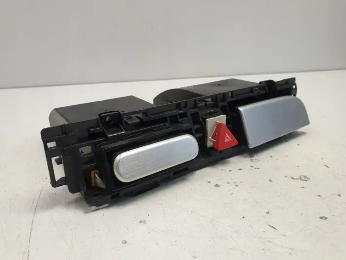 VW Passat B6 SCHOWEK wizytownik TELEFON 3C1857273