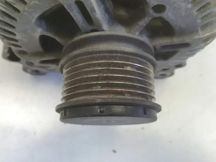VW Golf V 2.0 TDI ALTERNATOR valeo 021903026L 180A