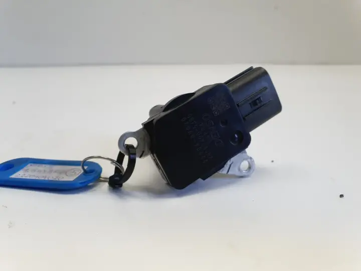Toyota Yaris III 1.5 HYBRID PRZEPŁYWOMIERZ POWIETRZA 22204-0V020
