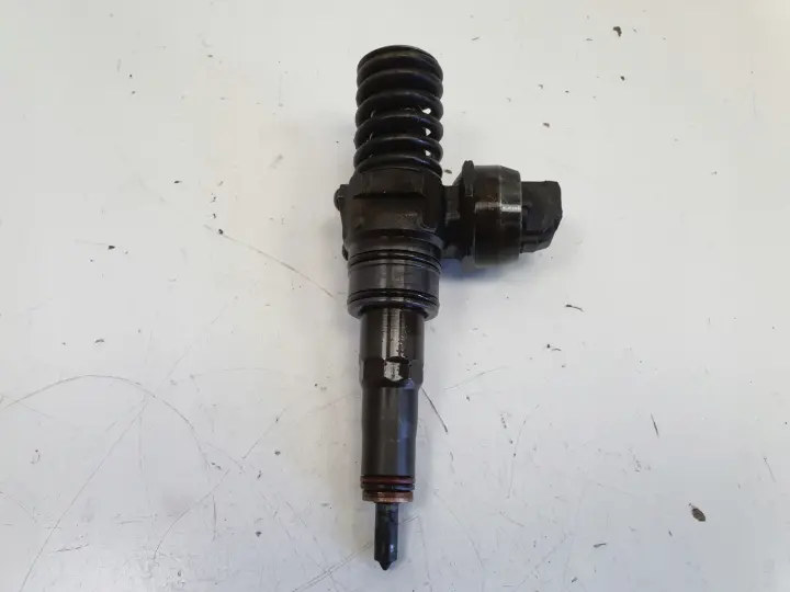 VW Passat B5 1.9 TDI POMPOWTRYSKIWACZ wtrysk 038130073BA
