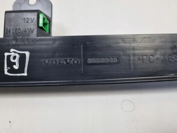 Volvo XC70 I V70 II lift TRZECIE ŚWIATŁO STOP Stopu 8658948