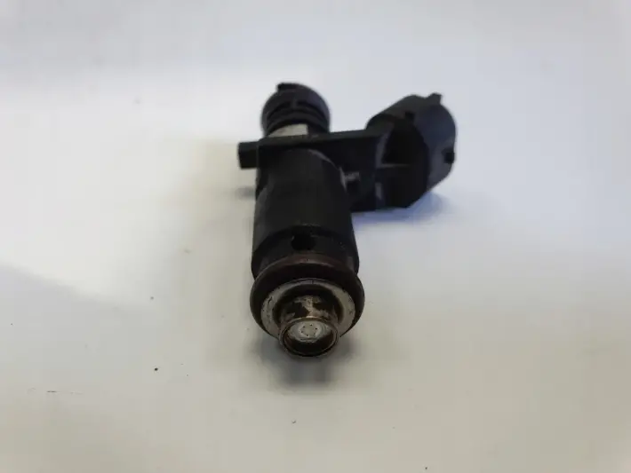 Seat Altea 1.6 8V WTRYSKIWACZ wtrysk 06A906031CM