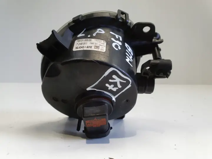 BMW F30 11-18r PRZEDNI HALOGEN PRAWY PRZÓD pasażera 7200100000
