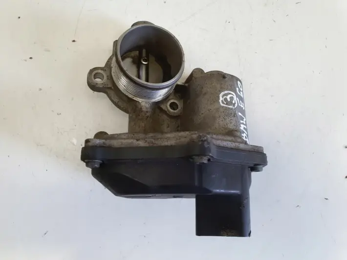 VW Passat B8 2.0 TDI PRZEPUSTNICA 04L131501C