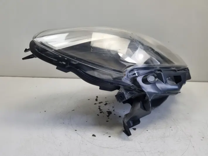 Renault Clio III 09-12r LIFT PRZEDNIA LAMPA PRAWA PRAWY PRZÓD 260107056R
