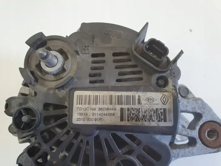 Dacia Duster I 1.2 TCe ALTERNATOR 231000091R valeo