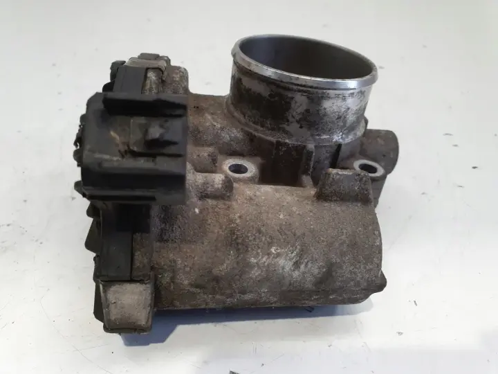 Opel Corsa D 1.4 16V PRZEPUSTNICA 55562270