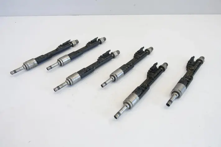 BMW F10 535 3.0 i WTRYSKIWACZ wtrysk 7597870