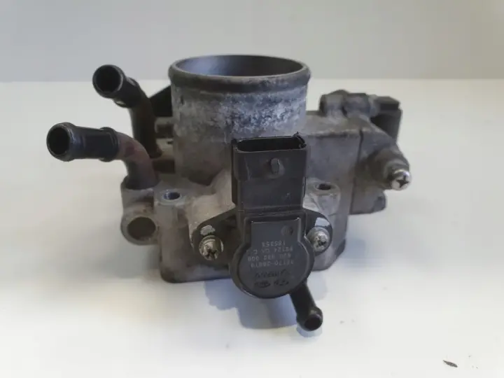 Hyundai i30 1.4 16V PRZEPUSTNICA 35100-2B120 35170-26910