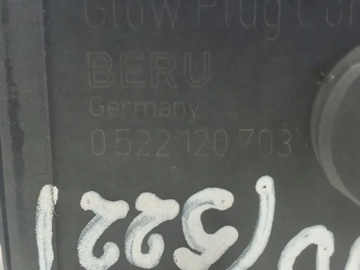 BMW E87 E90 2.0 D PRZEKAŹNIK ŚWIEC ŻAROWYCH 0522120703