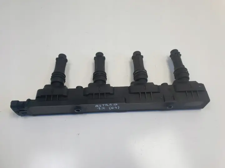 Opel Corsa C 1.2 1.4 16V CEWKA ZAPŁONOWA 0221503015