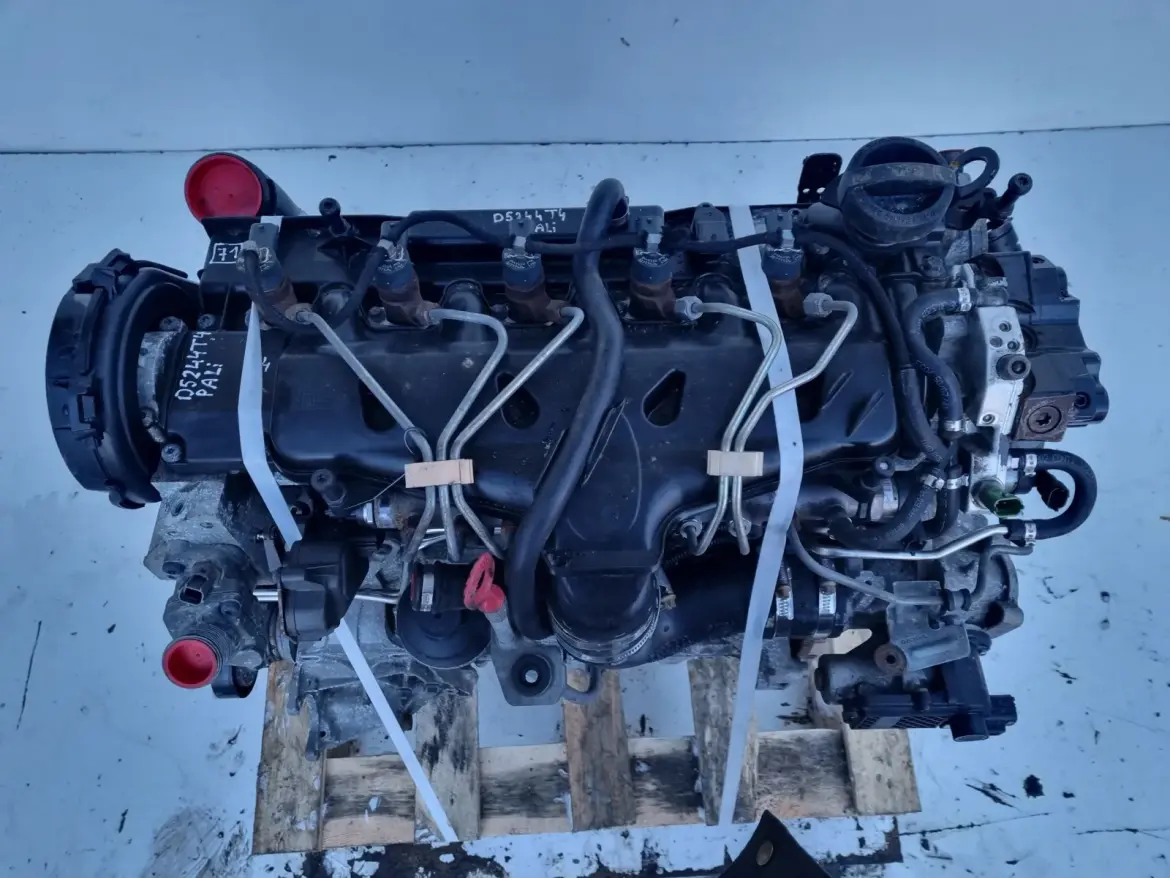 SILNIK KOMPLET Volvo XC60 2.4 D5 185KM z łapą D5244T D5244T4
