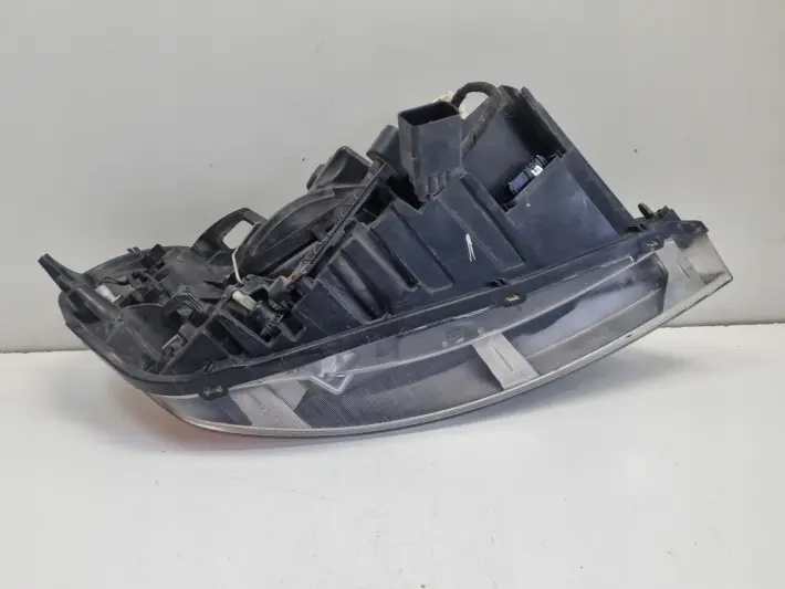 Volvo XC60 PRZEDNIA LAMPA LEWA LEWY PRZÓD BIXENON BI XENON SKRĘTNY 30763135