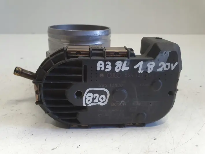 Audi A3 8L 1.8 20V PRZEPUSTNICA 06A133062F