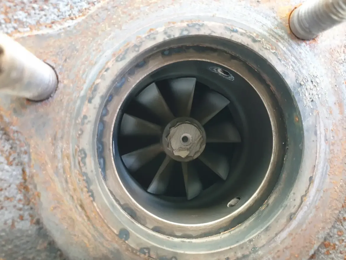 Lexus IS IS200 IS220 2.2 D-CAT TURBOSPRĘŻARKA