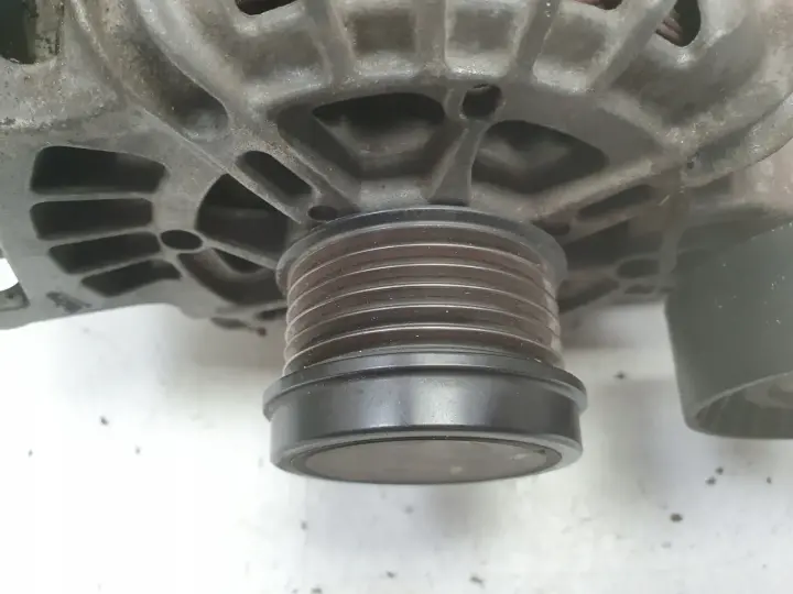 Volvo S60 II V60 1.6 T3 ALTERNATOR valeo 31285436 180A