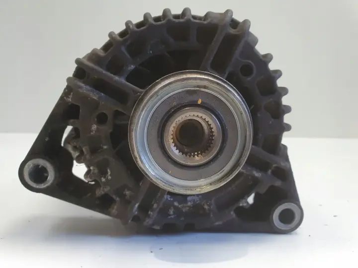 Opel Corsa D 1.4 16V ALTERNATOR bosch 0124425087 120A