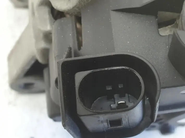 Volvo C30 D2 1.6 D ALTERNATOR 30659389 oryginał