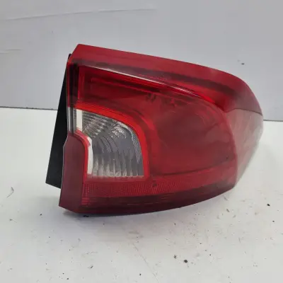 Volvo S60 II 10-13r TYLNIA TYLNA LAMPA PRAWA prawy tył ŁADNA