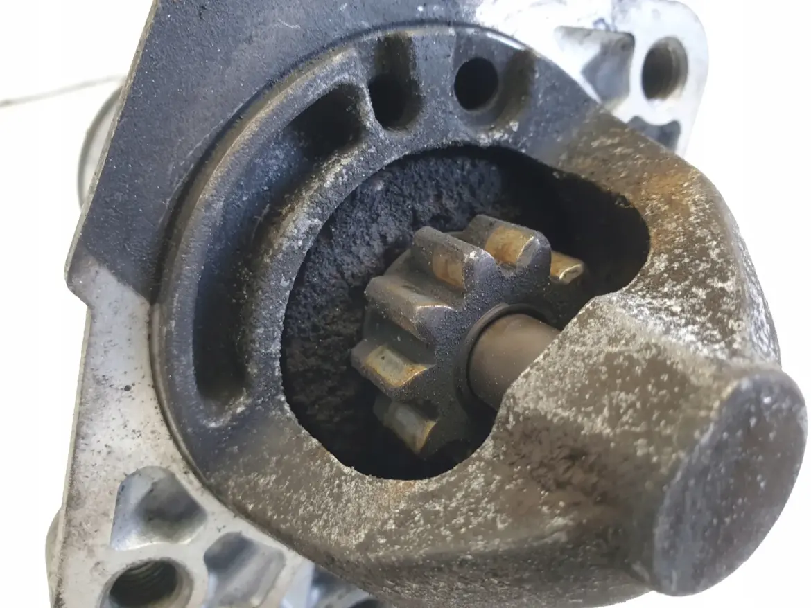 Mazda 2 1.3 16V ROZRUSZNIK M000T32771 oryginał