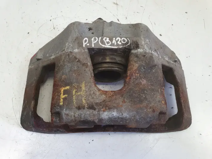 Volvo V40 II PRZEDNI ZACISK HAMULCOWY prawy przód PASAŻERA P.P 976