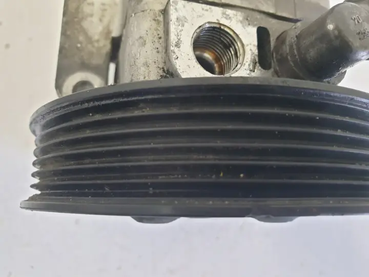 BMW E90 2.0 B POMPA WSPOMAGANIA