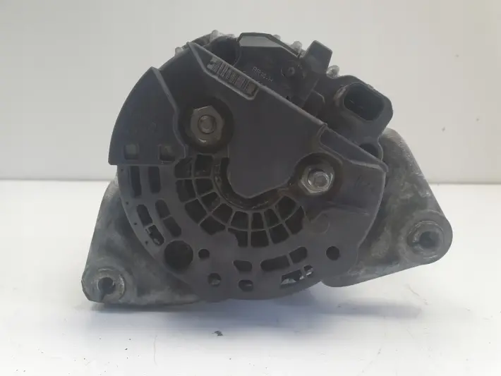 Opel Corsa D 1.4 16V ALTERNATOR bosch 0124425087 120A