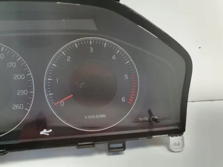 Volvo S80 II V70 III XC70 II LICZNIK ZEGARY Europa diesel 31254535AA