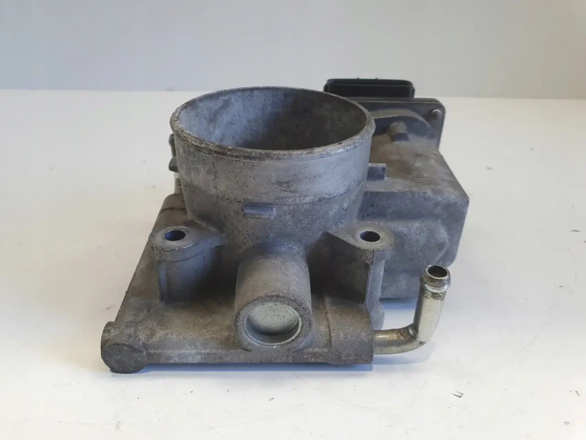 Mazda 6 II GH 2.0 16V Disi PRZEPUSTNICA LF2L13640