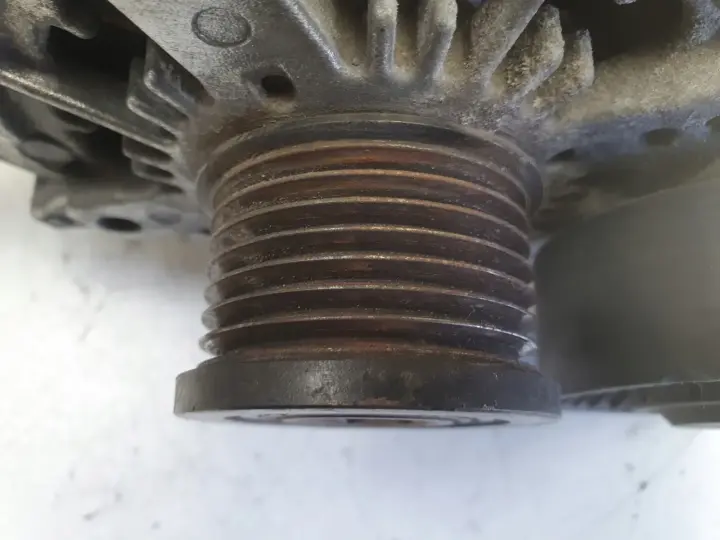 BMW E87 E90 2.0 i ALTERNATOR denso 7550468 170A