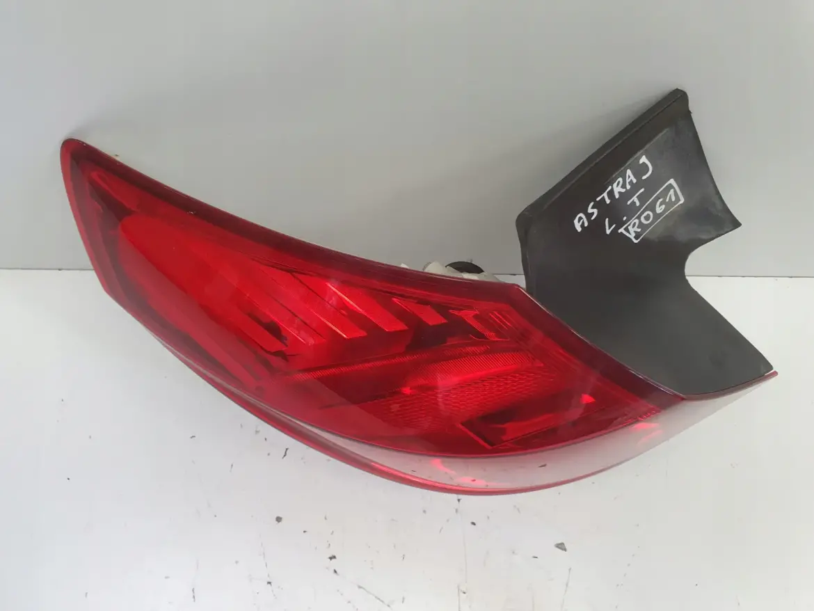 Opel Astra J IV htb TYLNA LAMPA LEWA lewy tył kierowcy