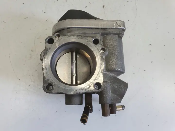 Audi A3 II 8P 1.6 8V PRZEPUSTNICA 06A133062AT
