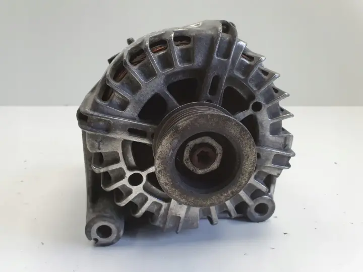 BMW E87 E90 2.0 D ALTERNATOR valeo 7802261 AL03 180A