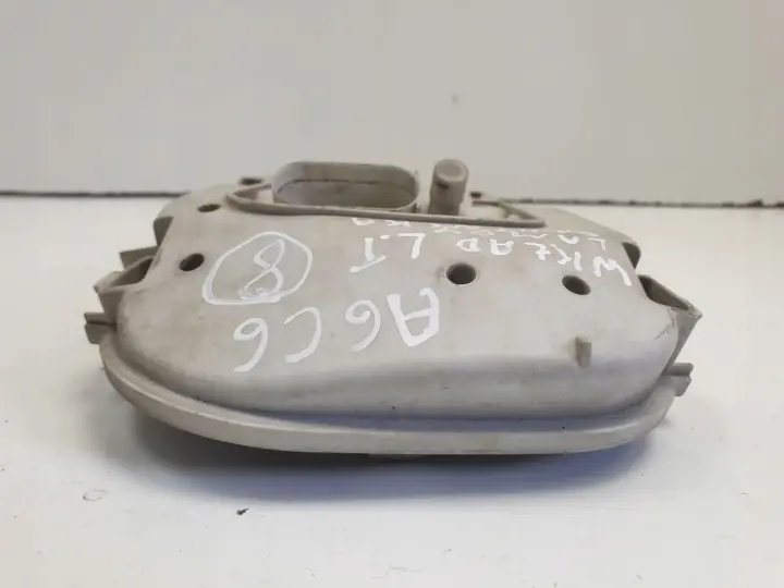 Audi A6 C6 sedan LEWY WKŁAD TYLNEJ LAMPY w Błotnik