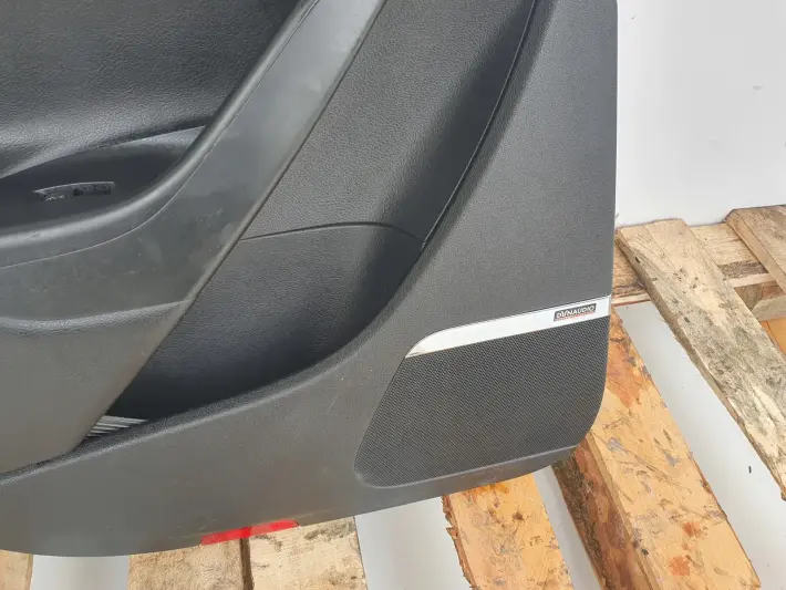 VW Passat B6 KOMBI BOCZEK DRZWI LEWY TYŁ SKÓRA