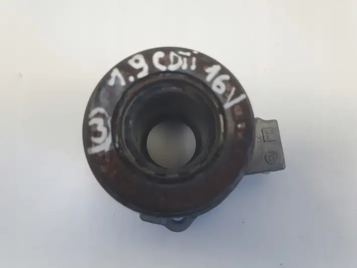 Opel Insignia 2.0 CDTI WYSRZĘGLIK Łożysko oporowe 55563647