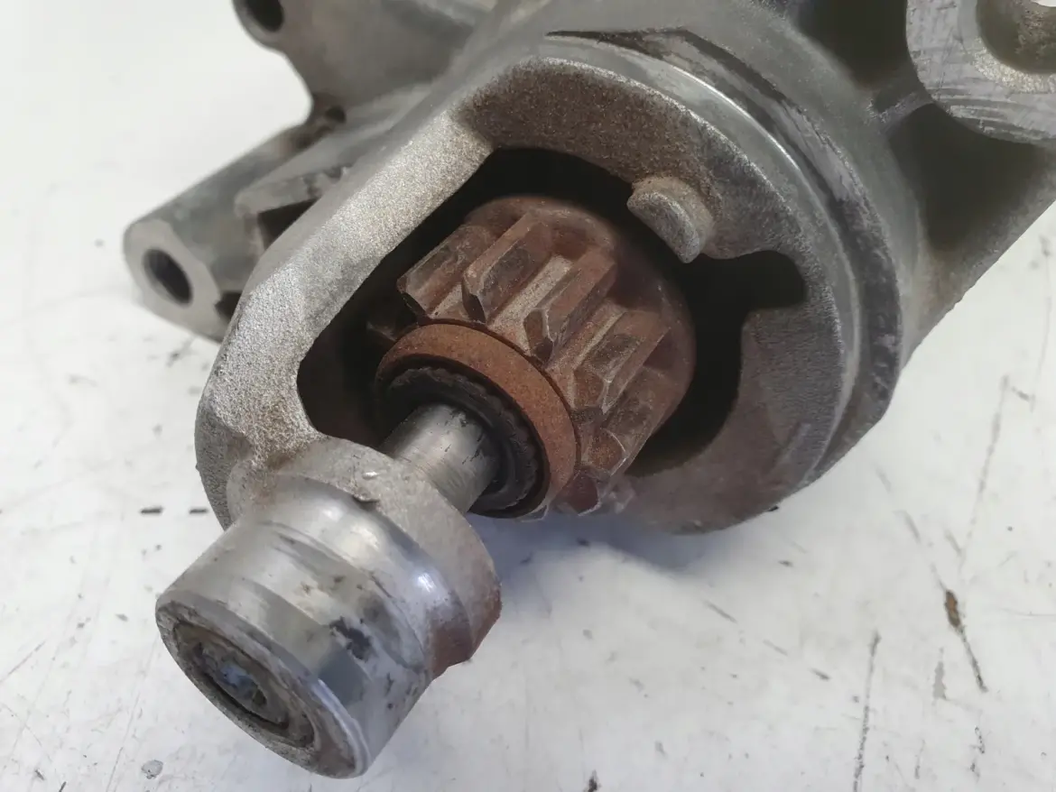 Audi A6 C7 2.0 TDI ROZRUSZNIK denso 04L911024 MS438000-0980