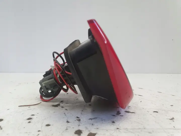 Volvo S60 II TYLNA LAMPA LEWA lewy tył kierowcy w klapę 30796271