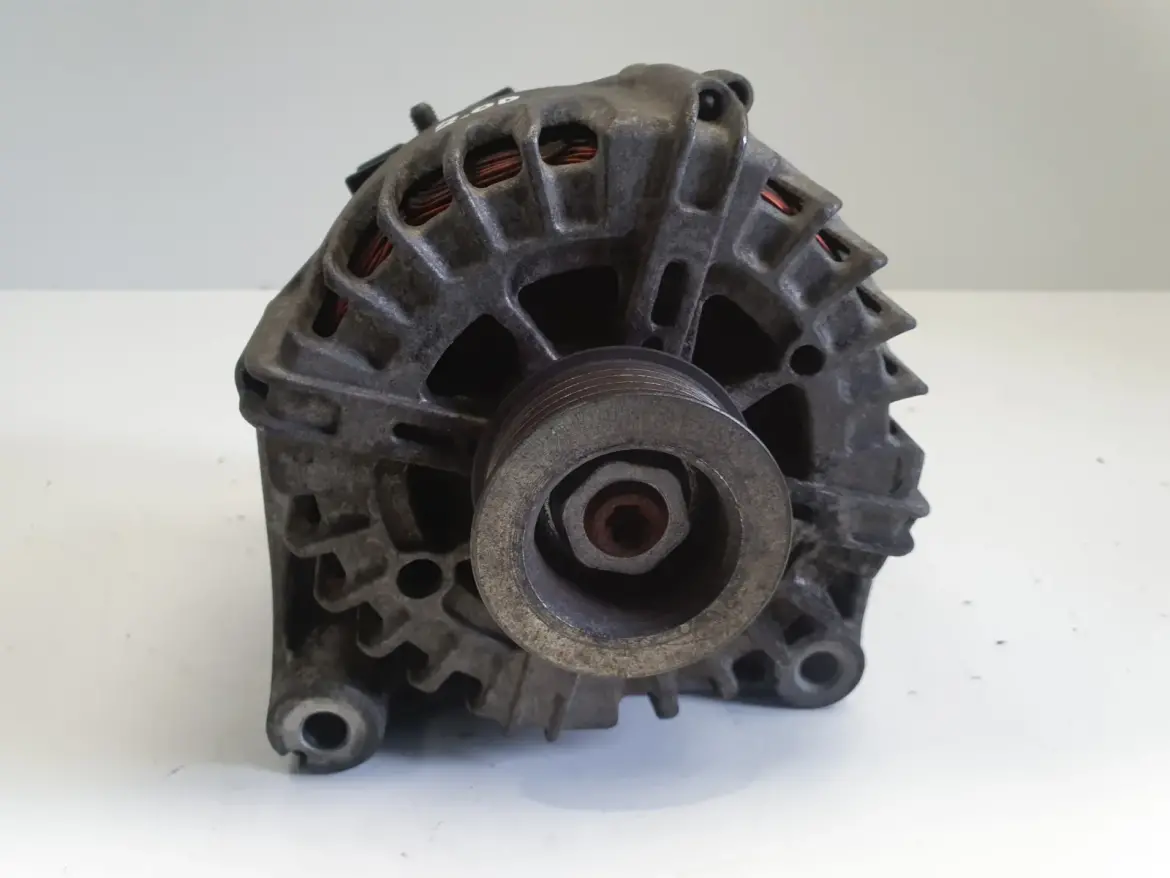 BMW E87 E90 2.0 D ALTERNATOR valeo 7802261 AL03 180A