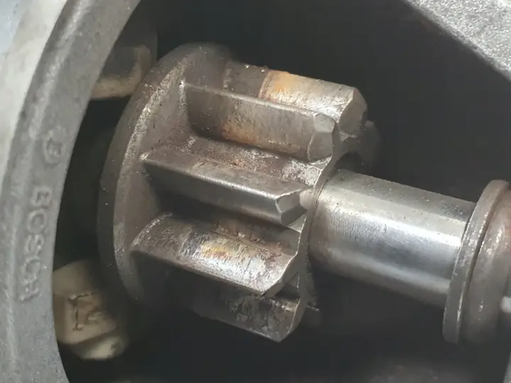 Opel Corsa E 1.4 16V ROZRUSZNIK 0001192009 20150411 bosch