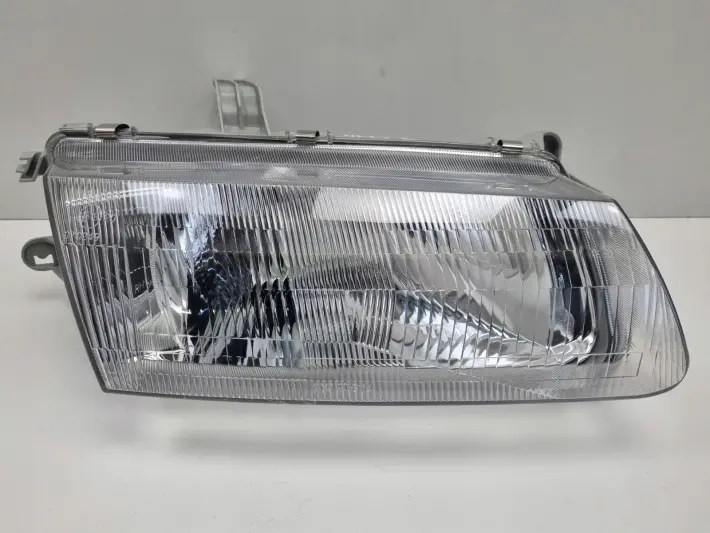 Mazda 323S 323 S V BA 94-98r PRZEDNIA LAMPA PRAWA PRAWY PRZÓD nowa