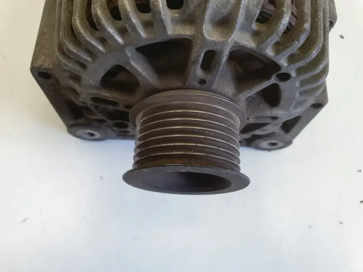 Renault Scenic II 1.9 DCI ALTERNATOR 8200410671 valeo