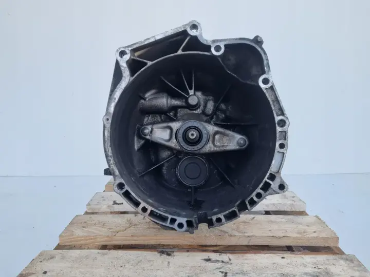 BMW E87 E90 E91 2.0 D MANUALNA SKRZYNIA BIEGÓW manual