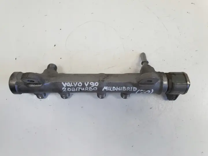 Volvo V90 II 2.0 D3 LISTWA WTRYSKOWA 31432834