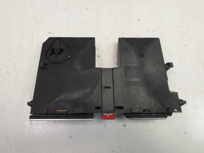 VW Passat B6 SCHOWEK wizytownik TELEFON 3C1857273