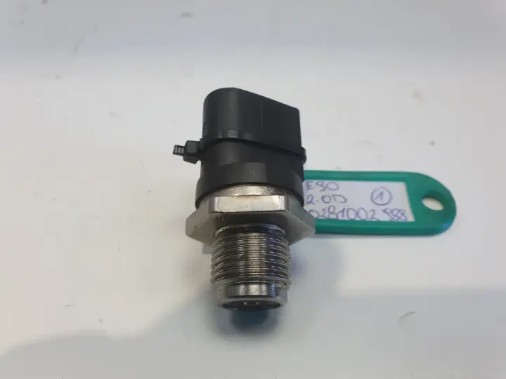 BMW E87 E90 E91 2.0 D CZUJNIK PALIWA zawór 0281002988