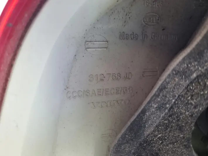 Volvo V70 III XC70 TYLNIA TYLNA LAMPA PRAWA prawy tył LED 31276840