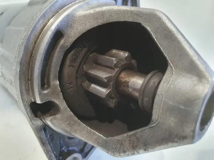 Opel Vectra C 1.8 16V ROZRUSZNIK bosch 0001107405