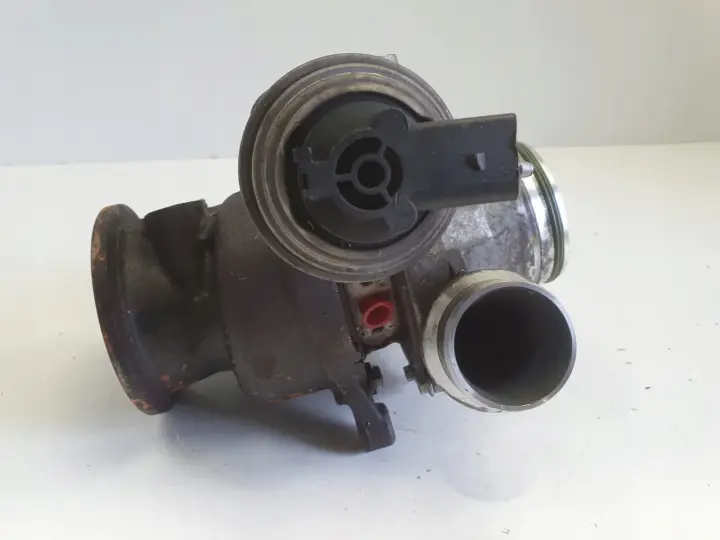Volvo XC60 S60 V60 II 2.0 D3 TURBOSPRĘŻARKA turbo 31493379
