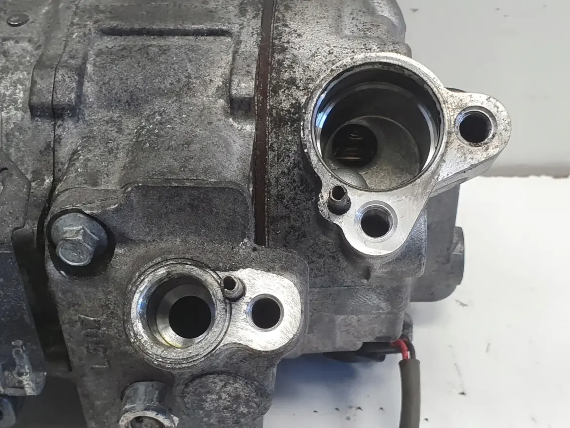 BMW E90 E91 2.0 D SPRĘŻARKA KLIMATYZACJI 447260-1851